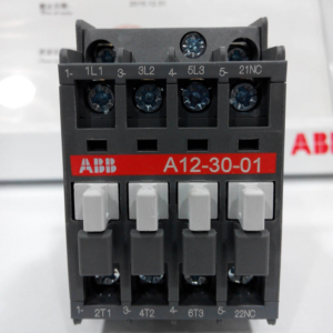 UN CONTACTEUR A12-30-01