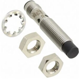 Capteur de proximité inductif Omron Baril fileté, M8 E2B NPN 4 mm 30 V c.c. 200mA