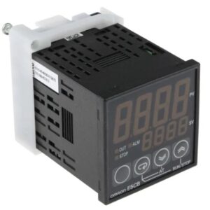 Régulateur de température PID Omron E5CB Panneau On-Off, 1 sorties 1 entrées, Relais, Tension 240V c.a.