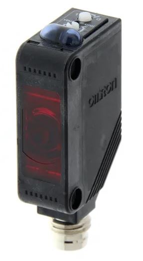Capteur photoélectrique Omron Réflexion directe Lumière rouge, Bloc M8 à 4 broches PnP Non