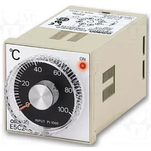 Régulateur de température marche/arrêt Omron E5C2 Rail DIN, Encastré, Panneau On-Off, 4 sorties 4 entrées, Relais 240V