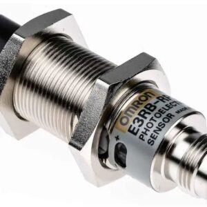 Capteur de proximité inductif Omron Baril fileté, M18 E2B PnP 5 mm 30 V c.c. 200mA