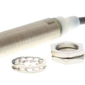 Capteur de proximité inductif Omron Baril fileté, M12 E2A PnP 5 mm 32 V c.c. 200mA