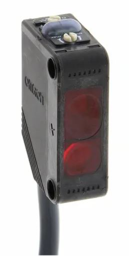 Capteur photoélectrique Omron Suppression de l'arrière plan LED rouge, Rectangulaire Câble NPN Non