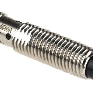 Capteur de proximité inductif Omron Baril fileté, M8 E2A PnP 4 mm 240 V c.a. 32 V c.c. 200mA