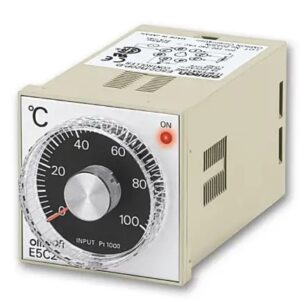 Régulateur de température PID Omron E5C2 Rail DIN, Panneau On-Off, 4 sorties 4 entrées, Relais 240V c.a.