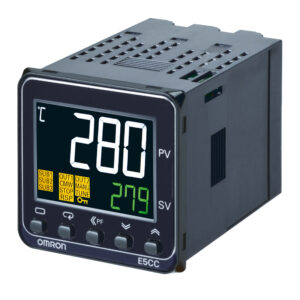 Régulateur de température PID Omron E5CC Panneau On-Off, 1 sorties 3 entrées, Relais 240V c.a. / V c.c.