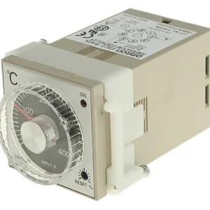 Régulateur de température marche/arrêt Omron E5C2 Rail DIN, Encastré, Panneau Contrôleur, 1 sorties 1 entrées, Relais