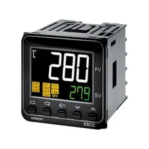 Régulateur de température PID Omron E5CC Panneau Contrôleur PID, 1 sorties 3 entrées, Relais statique 240V c.a.