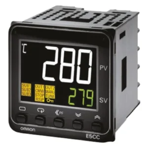 Régulateur de température PID Omron E5CC Panneau Contrôleur PID, 1 sorties 2 entrées, Linéaire 240V c.a.